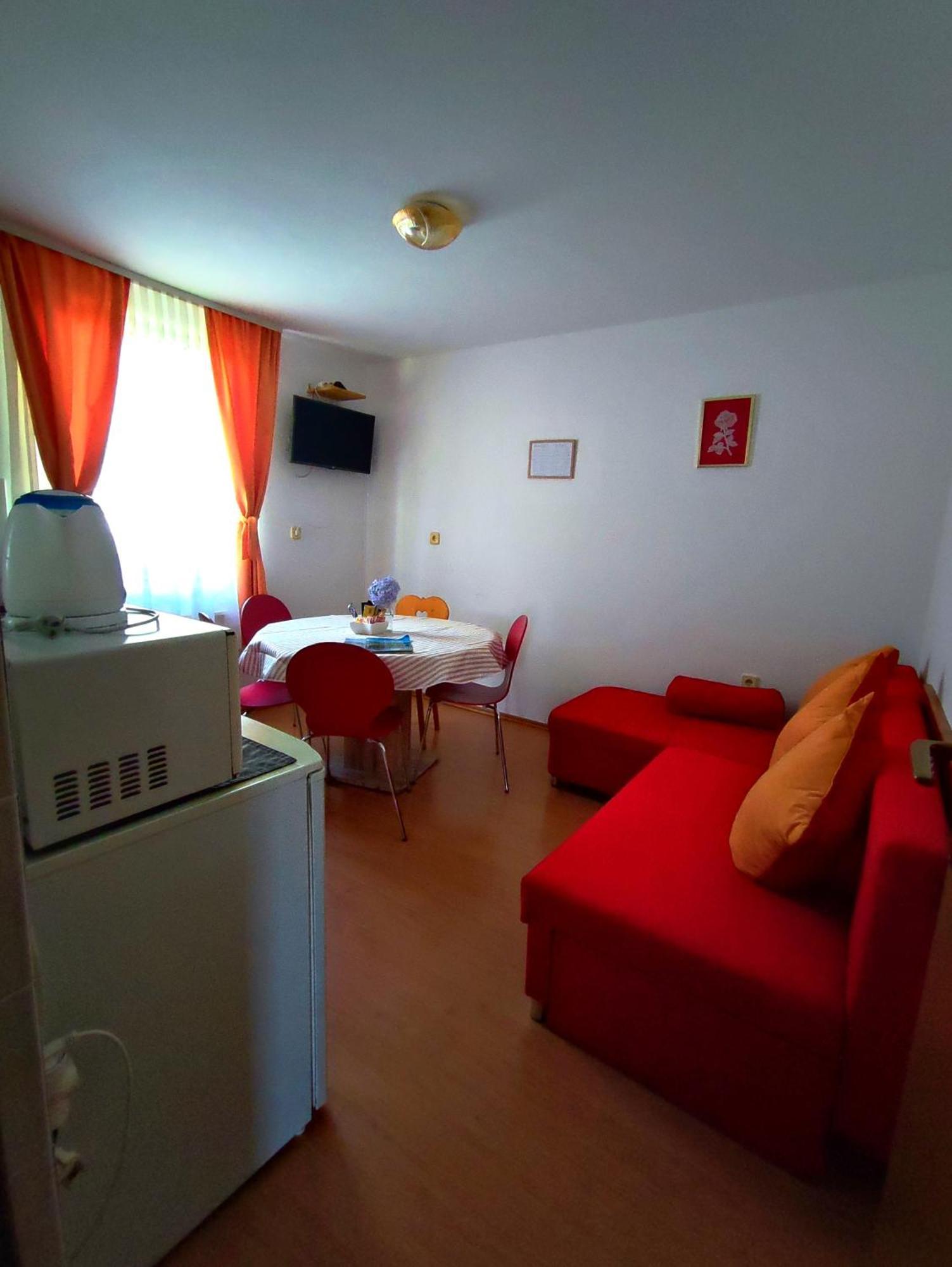 Domacija Za Robom Apartment Cerkno Ruang foto